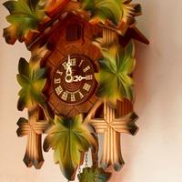 Orologio a cucù Made in Germany con foglie verdi