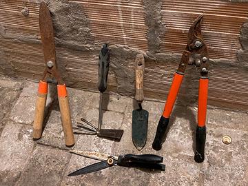 LOTTO 5 ATTREZZI DA GIARDINO USTI FUNZIONANTI