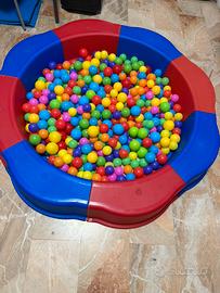 Gioco per bambini con palline