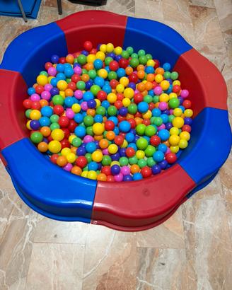Gioco per bambini con palline