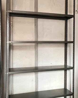 Scaffali in ferro, di varie misure