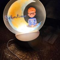 Lampada notturna personalizzata con base in legno