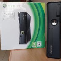 Console Xbox 360 da 4Gb completa di accessori