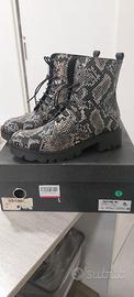 STIVALETTI DONNA-STAMPA EFFETTO PITONE N.37. NUOVI