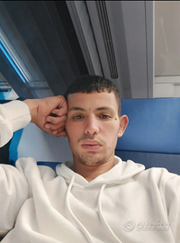 Corriere, magazziniere con patentino muletto