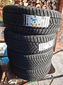 Gomme Dunlop invernali 215/65 r16