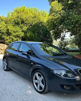 SEAT Leon 2.0 TDI 140 CV DSG Style/ Stylance