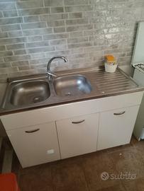 lavandino cucina con mobile 