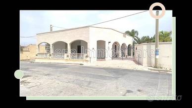 Villa di 236 m² con 4 locali e posto auto a Castel