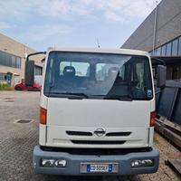 Nissan atleon