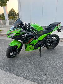 Ninja 400 KRT 2023 / Accessoriata