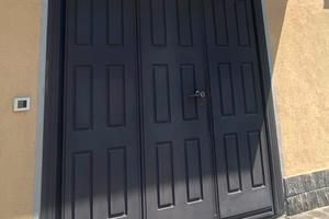 Porta basculante 250x230 automatizzata