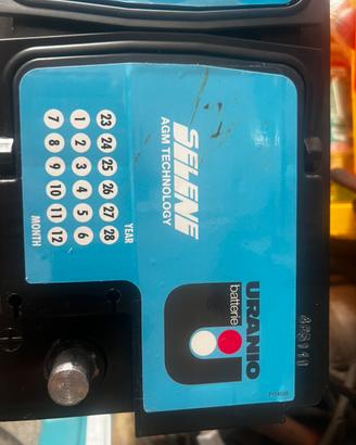 Batteria uranio 850a agm 12 volt 95ah