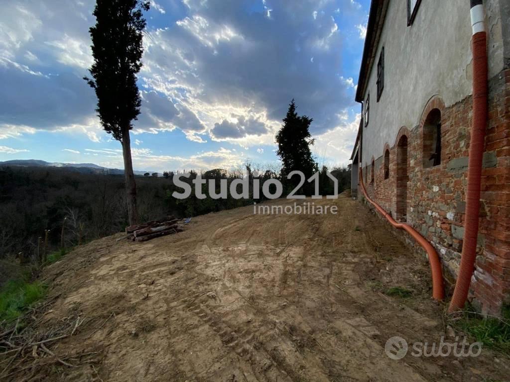 Rustico / Casale di 300 m² con più di 5 locali e p - Vista 5