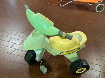Triciclo bimbo con musica
