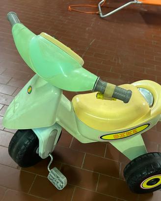Triciclo bimbo con musica
