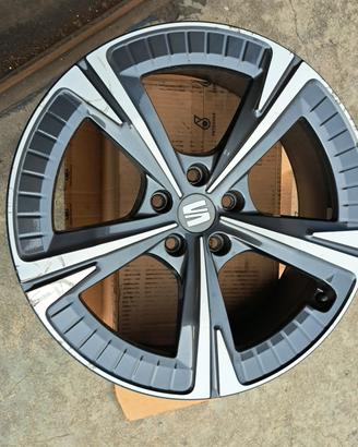cerchi in lega originali Seat Ateca FR. 