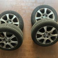 4 pneumatici 205x55x16 con cerchioni in lega