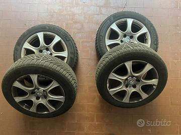 4 pneumatici 205x55x16 con cerchioni in lega