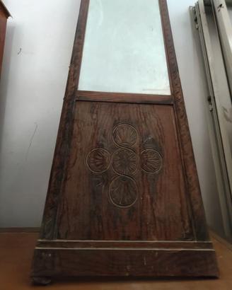 Specchiera Antica a Figura Intera in Legno Intagli
