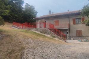 Bifamiliare 90mq+65mq+soffitta+garage+orto+corte