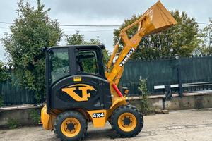 P132 Mini pala cabinata - terna 4x4x4 targata