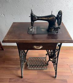 Antica macchina da cucire SINGER - inizio 1900