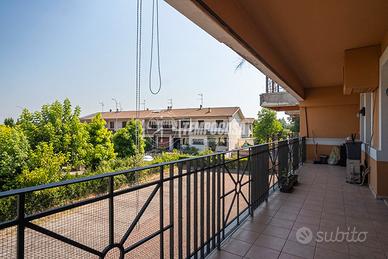 AMPIO QUADRILOCALE IN CENTRO A MONTICHIARI