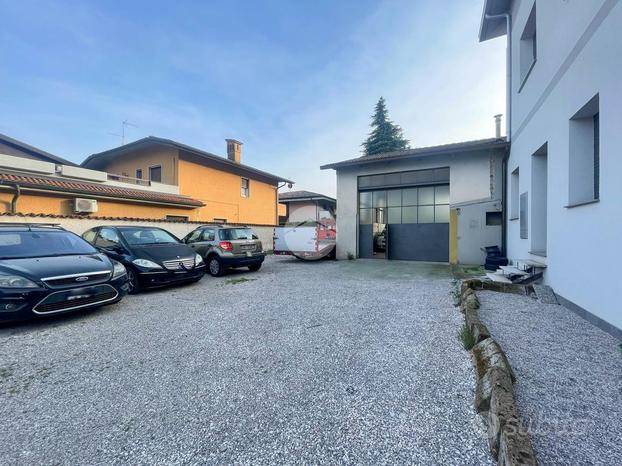 CAPANNONE A BOTTICINO