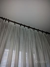 Tende bianche lunghe