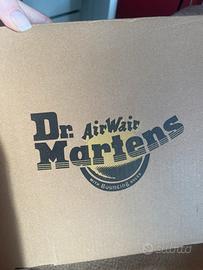 Dr martens neri con suola platform