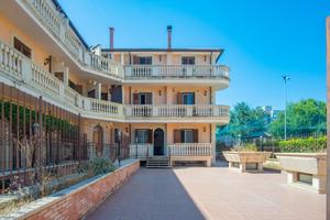 Villa esclusiva con ascensore via canosa