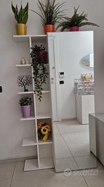 Mobile con libreria e specchio