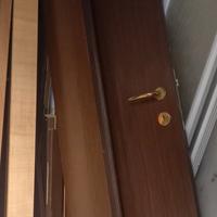 camera matrimoniale con retti e due comodini