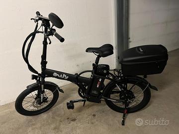 Bicicletta pedalata assistita pari al nuovo