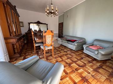 4 LOCALI A MARANO DI NAPOLI