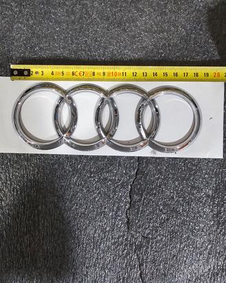 logo posteriore Audi
