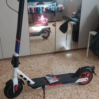 Monopattino Aprilia eSRZ