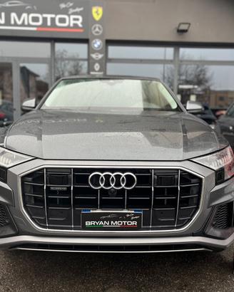 Audi Q8 55 TFSI quattro tiptronic