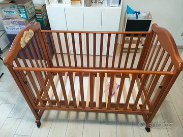 lettino in legno per bambini