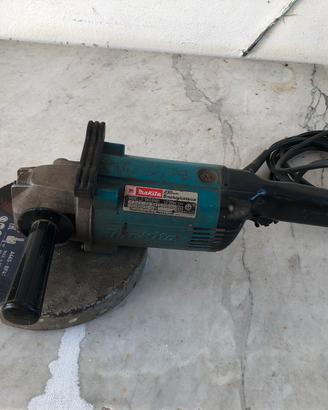 Smerigliatrice Makita per ferro e cemento