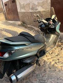 moto majesty 400