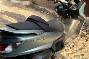 moto majesty 400