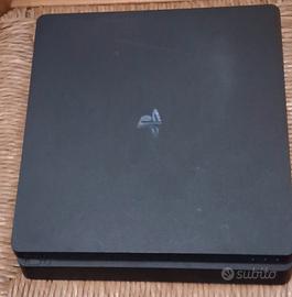 ps4 e ps3 con 11 giochi della ps4 e 1 giochodelps3