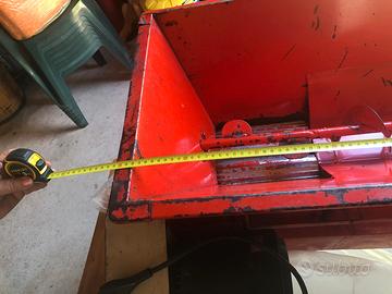 Pigiatrice uva elettrica  220v