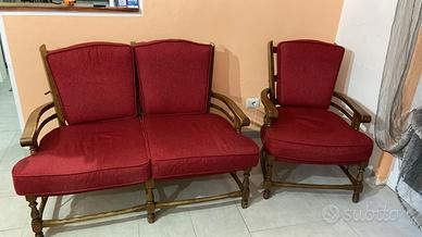 Divano 2 posti e poltrona in legno rimesso a nuovo