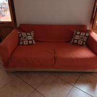 Divano e materasso matrimoniale