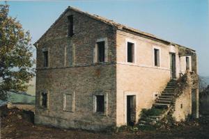 RUSTICO DI 440m² + ACCESSORIO E TERRENO DI 3000 m²