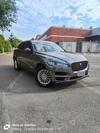 Jaguar F Pace