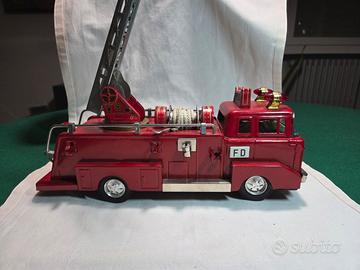 Camion Pompieri Ford - produttore Bandai